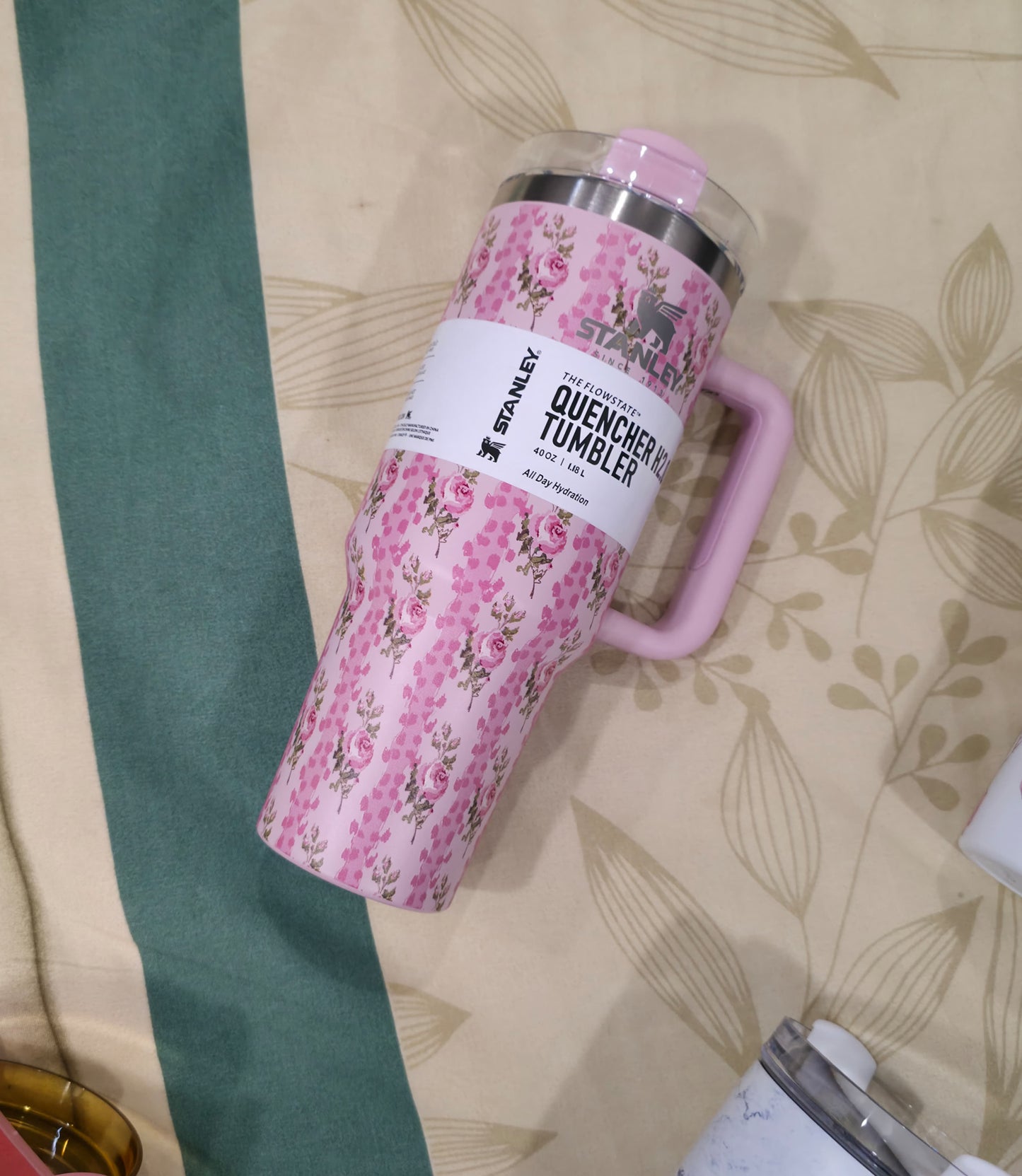 Stanley Quencher H2.0 FlowState Tumbler – 40 oz (1.18 L) – Pink Victorian Rose Edition
